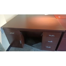 辦公桌、辦公椅